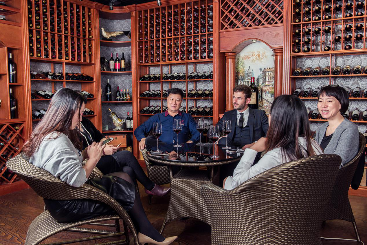 藍(lán)菲紅酒銷(xiāo)量暴漲，法酒莊訪華進(jìn)一步加深戰(zhàn)略合作